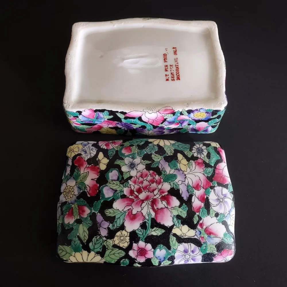 ‼️SOLD‼️ Handpainted 'Thousand flowers' Chinese Porcelain Ceramic Trinket Box - Picture 3 of 11